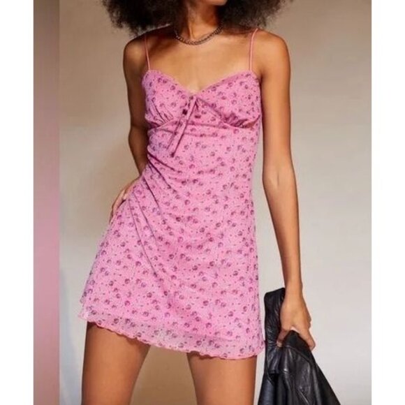 Elodie Dresses & Skirts - Urban Outfitters Elodie Printed Mini Babydoll Dress M